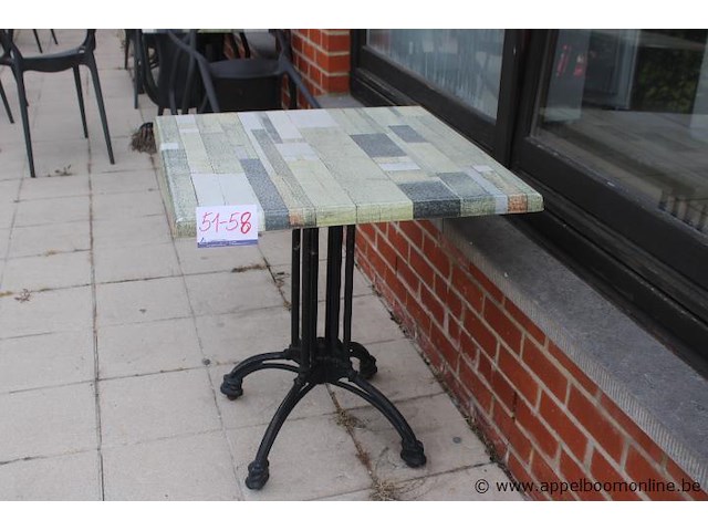 Terrastafel, met houtlook blad en gietijzeren onderstel - afbeelding 1 van  1