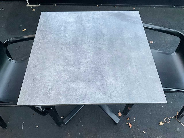 Terrastafels (24x) + stoelen (44x) - afbeelding 2 van  9