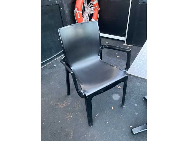 Terrastafels (24x) + stoelen (44x) - afbeelding 4 van  9