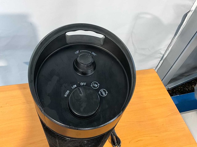 Terrasverwarmer nieuw - 23x55cm - zwart - 1500w - zwenkend - afbeelding 2 van  4