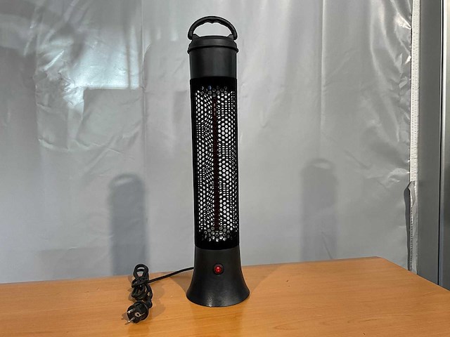 Terrasverwarmer nieuw - 65x 12xm - 1500 w - zwart - afbeelding 1 van  4