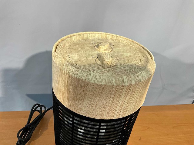Terrasverwarmer zwenkend - nieuw - houtlook - 1200w - afbeelding 2 van  3