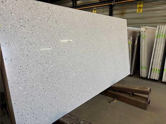 Terrazzo crea light polished 30mm - yu004 - nature stone stock (8x) - afbeelding 1 van  2