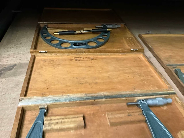 Tesa en mitutoyo set micrometer uitwendig - afbeelding 6 van  6