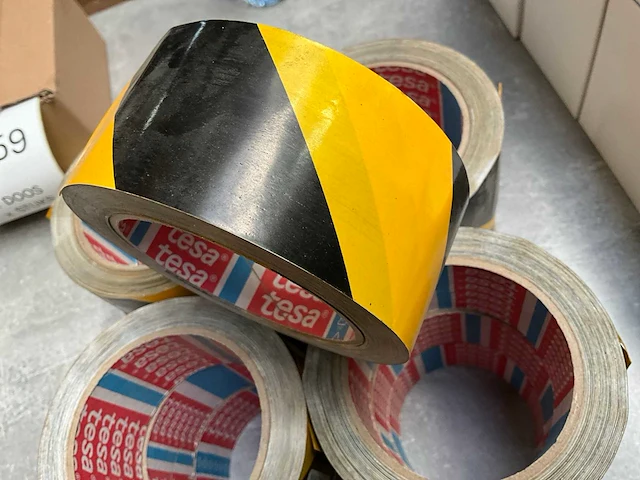 Tesa signal markeer tape geel/zwart rol 66 m x 55 mm (13x) - afbeelding 4 van  4
