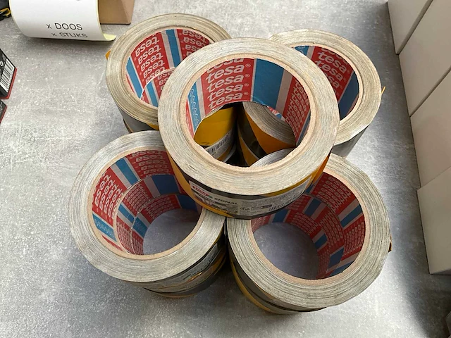 Tesa signal markeer tape geel/zwart rol 66 m x 55 mm (13x) - afbeelding 3 van  4