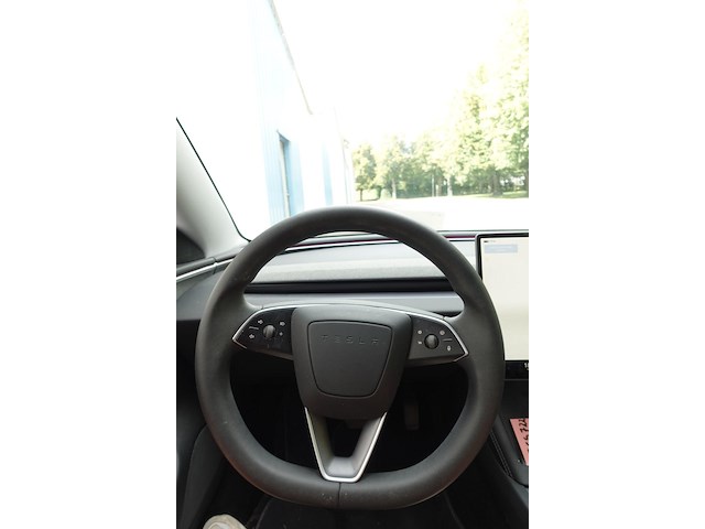 Tesla model 3 - afbeelding 10 van  24