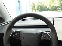 Tesla model 3 - afbeelding 10 van  24