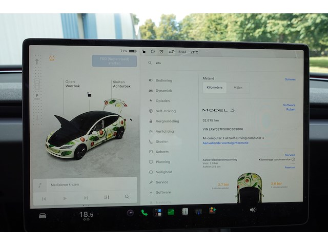 Tesla model 3 - afbeelding 14 van  24
