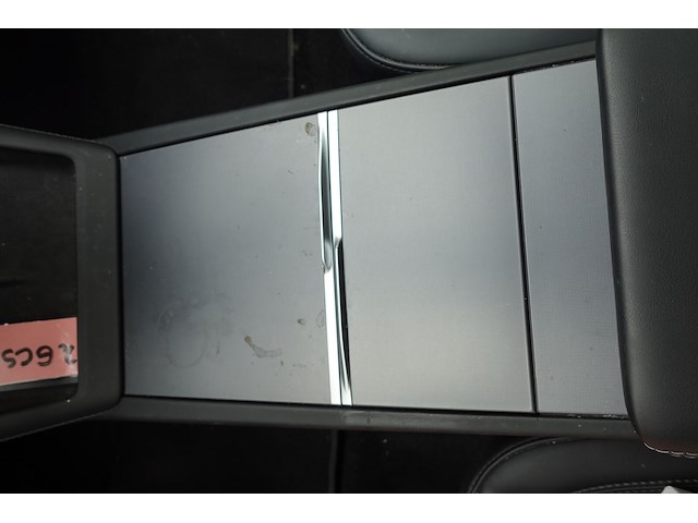 Tesla model 3 - afbeelding 15 van  24