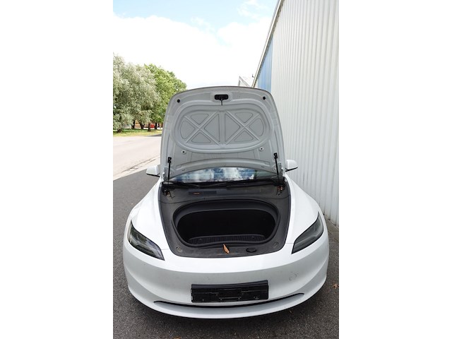 Tesla model 3 - afbeelding 20 van  24