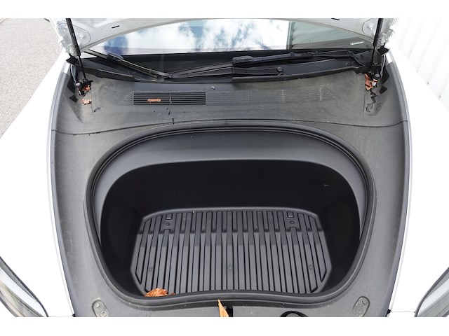 Tesla model 3 - afbeelding 21 van  24