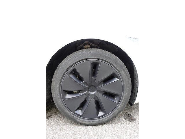 Tesla model 3 - afbeelding 22 van  24