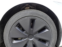 Tesla model 3 - afbeelding 22 van  24