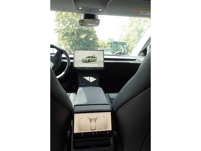 Tesla model 3 - afbeelding 24 van  24