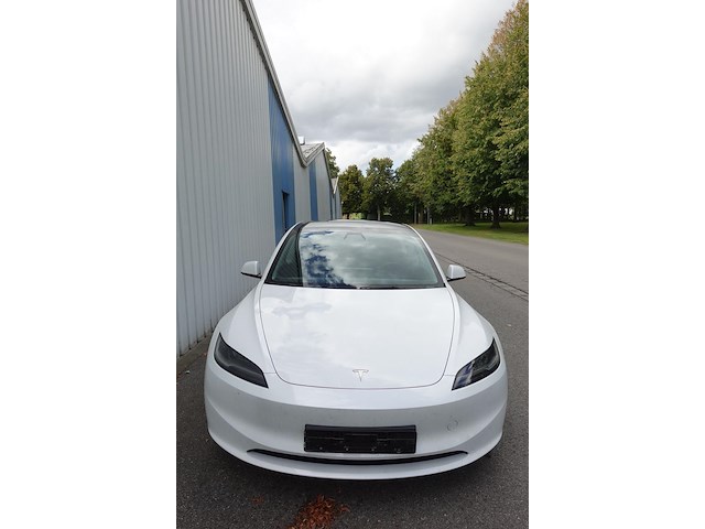 Tesla model 3 - afbeelding 2 van  24