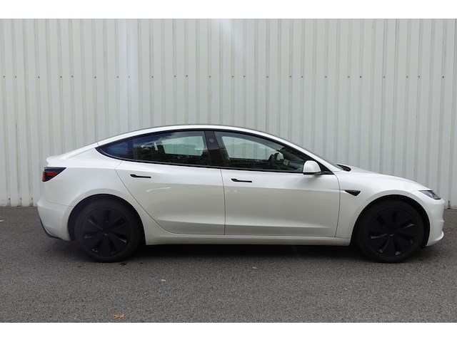 Tesla model 3 - afbeelding 4 van  24