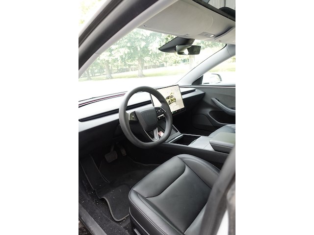 Tesla model 3 - afbeelding 6 van  24
