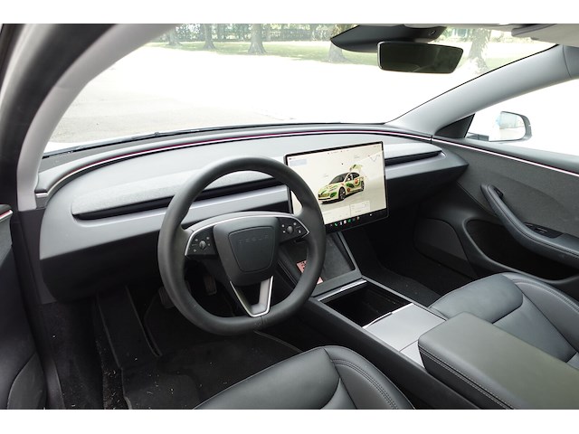 Tesla model 3 - afbeelding 7 van  24