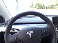 Tesla model y - afbeelding 11 van  20