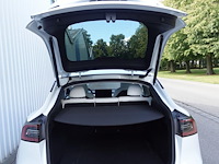 Tesla model y - afbeelding 15 van  20