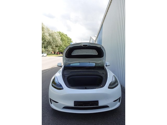 Tesla model y - afbeelding 17 van  20