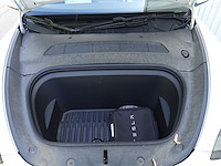 Tesla model y - afbeelding 18 van  20