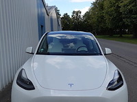 Tesla model y - afbeelding 2 van  20