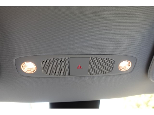Tesla model y - afbeelding 8 van  20