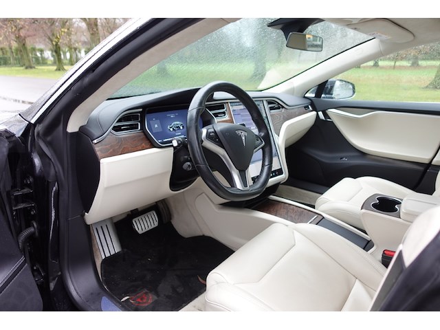 Tesla s - afbeelding 2 van  18