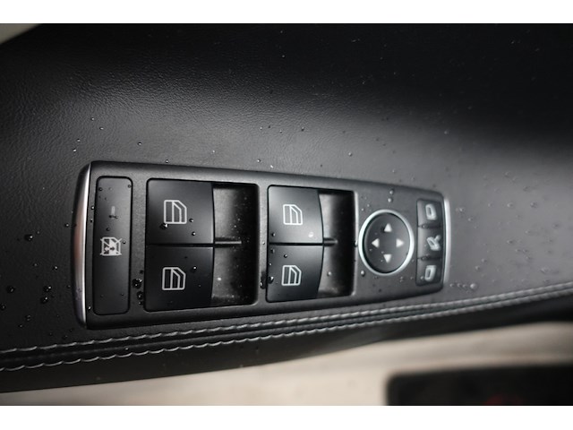 Tesla s - afbeelding 10 van  18