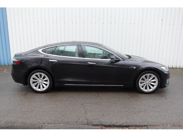 Tesla s - afbeelding 11 van  18
