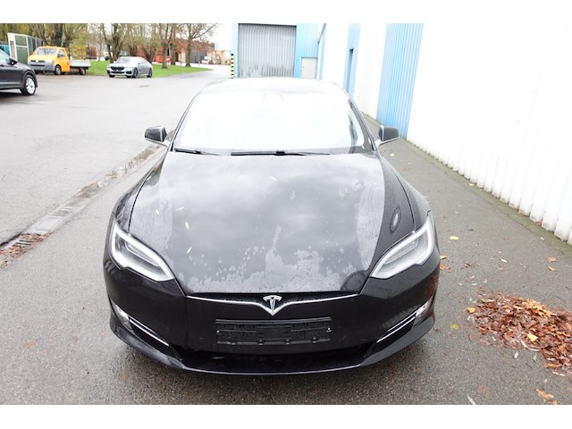 Tesla s - afbeelding 13 van  18