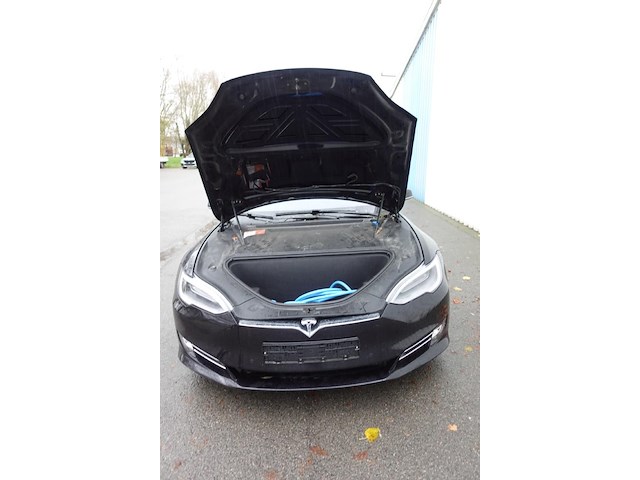Tesla s - afbeelding 14 van  18