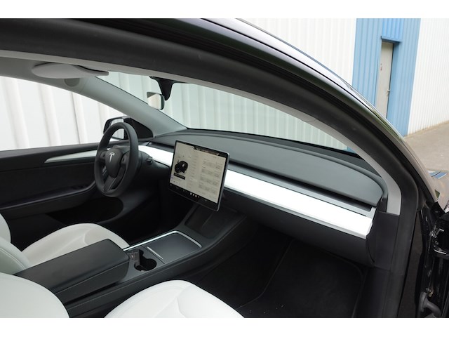 Tesla y - afbeelding 11 van  21