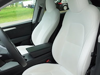 Tesla y - afbeelding 3 van  21
