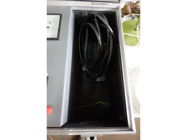 Testapparaat (meters voor spanning, stroom, vermogen en toerentallen) - afbeelding 3 van  3