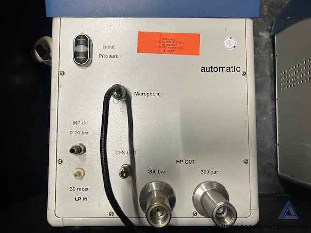 Testapparaat voor adembescherming dräger quaestor ag 02332, met ingangen voor mp in (0-20 bar), lp in (= 30 mbar), hp out (200 bar, 300 bar). werking niet gekend. - afbeelding 2 van  2