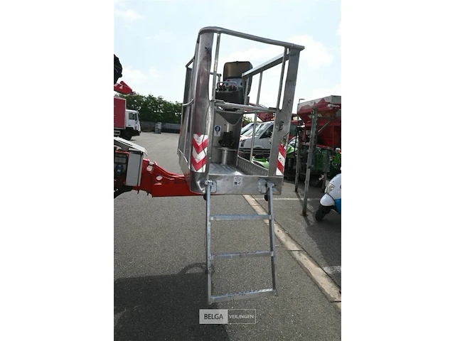 Teupen leo 23gt spiderhoogwerker + aanhangwagen - afbeelding 24 van  32