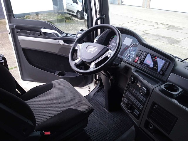 Tgx - 2018 - vrachtwagen - afbeelding 14 van  29