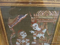 Thais werk op zijde achter glas - afbeelding 2 van  4