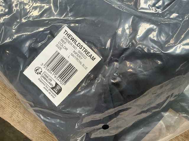 The wild stream diverse windbreakers (ca. 17x) - afbeelding 3 van  4