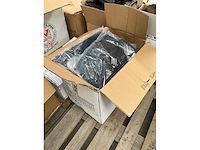 The wild stream diverse windbreakers (ca. 17x) - afbeelding 4 van  4