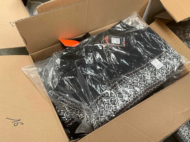 The wild stream diverse ziptop sweaters heren (16x) - afbeelding 4 van  4