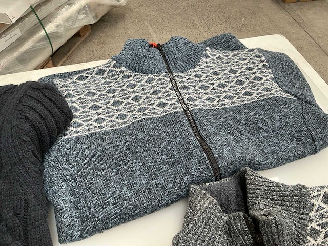 The wild stream en t-traxx diverse gillets dames/heren (ca. 36x) - afbeelding 3 van  4