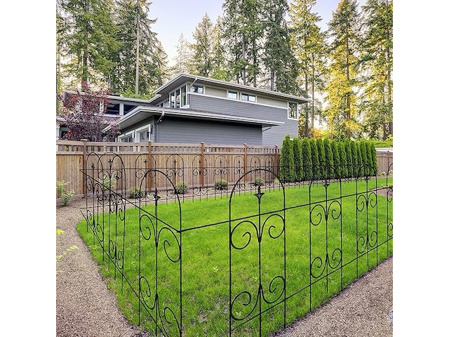 Thealyn metalen decoratieve tuinhekrand 82 cm hoog x 6,1 m breed - afbeelding 5 van  5