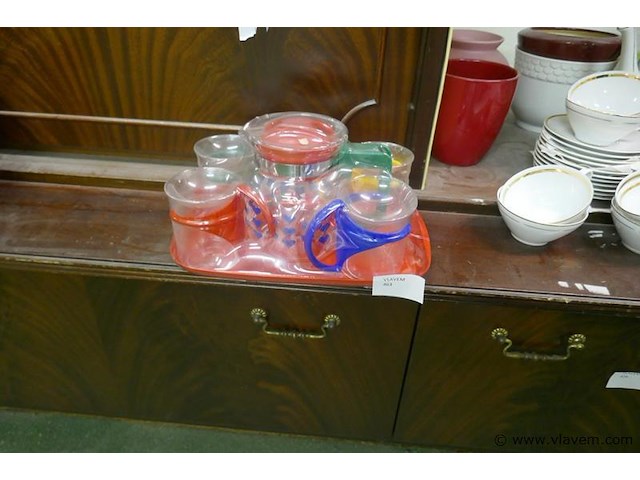 Theekan met tassen - afbeelding 1 van  1