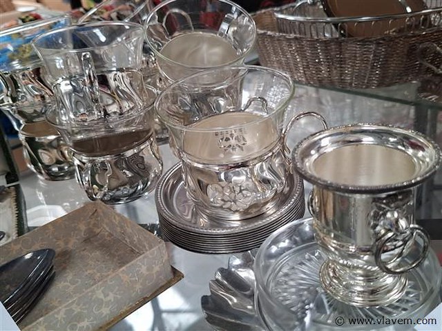 Theesetje - afbeelding 1 van  2