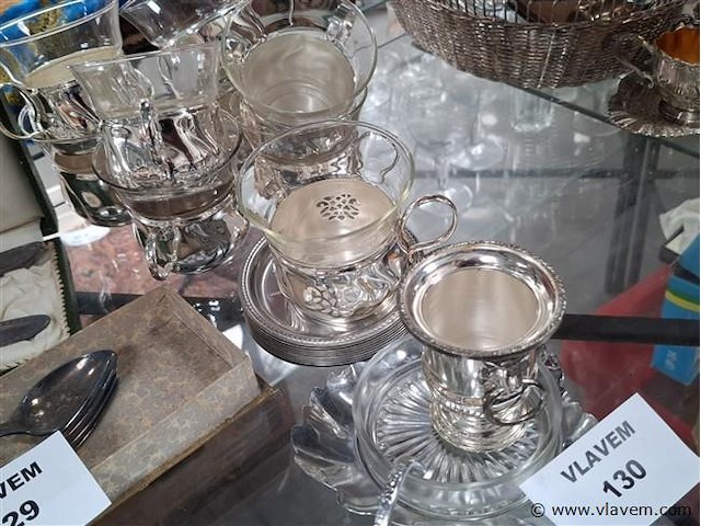 Theesetje - afbeelding 2 van  2