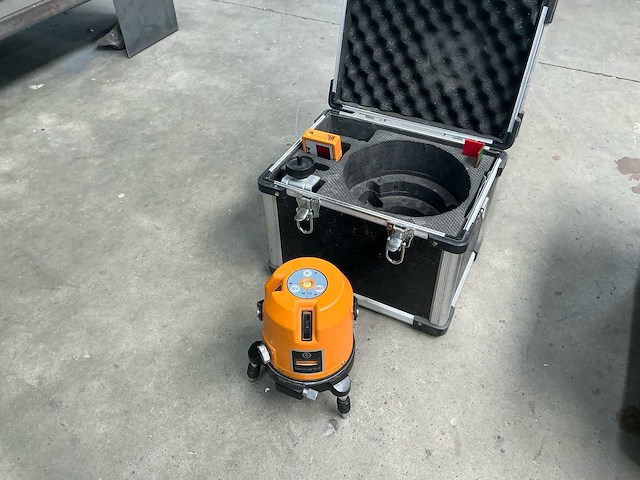 Theis wolzhausen cross line laser tcl30 bouwlaser - afbeelding 1 van  5